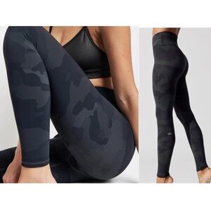 Alo Yoga Women's HIGH-WAIST CAMO VAPOR LEGGINGS - black Camouflage Size M